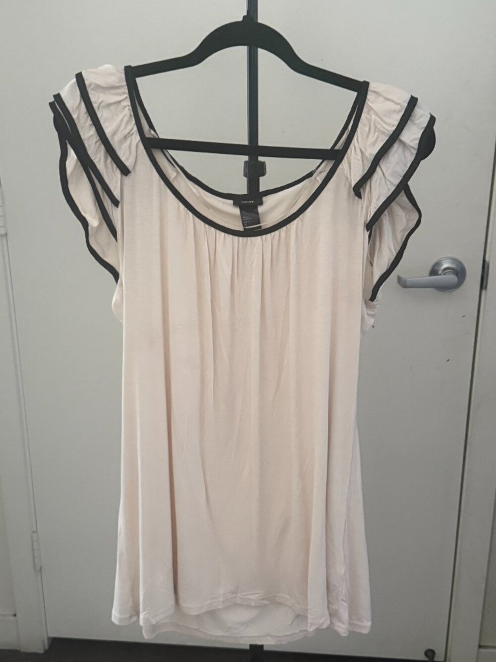 H&M White Flutter Sleeve Blouse with Black Trim Women's Large